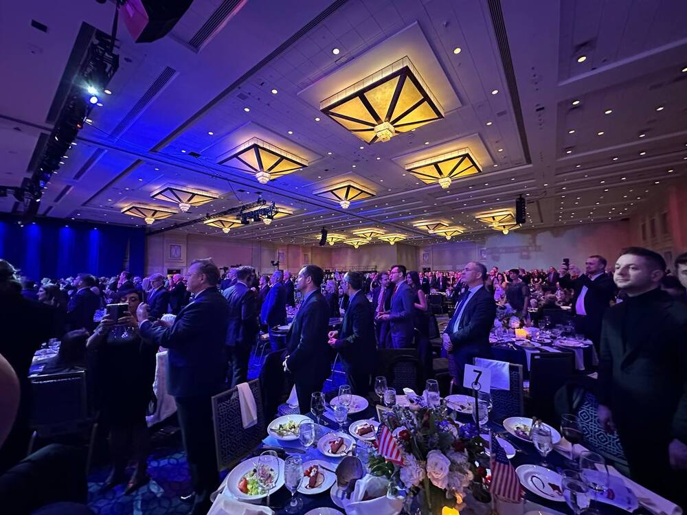 Делегатите от „Има такъв народ“ на CPAC 2025 Ивайло Вълчев и Тошко Йорданов бяха сред специалните гости на традиционната вечеря с президента на САЩ