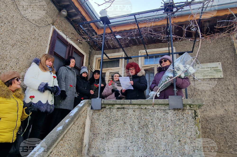 Свищов - 147 години от рождението на Александър Божинов - поднасяне на цветя