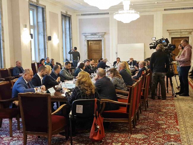 В парламента се проведе работна среща за промените в Закона за тютюна, тютюневите и свързаните с тях изделия