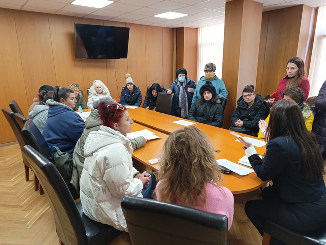 Община Шумен: Служител, отговорен за кучетата и котките и контрола върху нерегламентираното развъждане, поискаха от Дружеството за защита на животните на среща със заместник-кмета д-р Светослава Хайнова