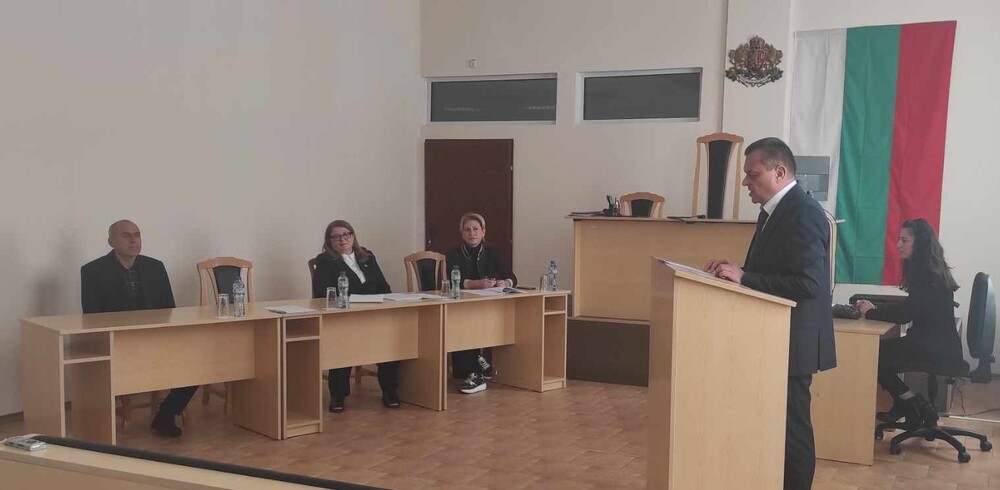 Кадрови проблеми в районните съдилища в Търговище и в Омуртаг влияят върху тяхното натоварване и бързина, обявиха магистрати