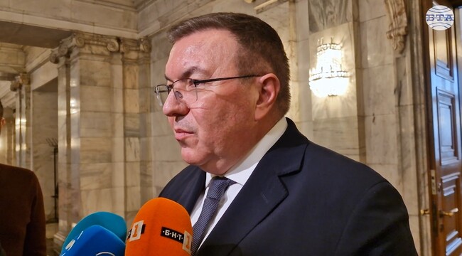 В парламента се провежда работна среща за промените в Закона за тютюна, тютюневите и свързаните с тях изделия