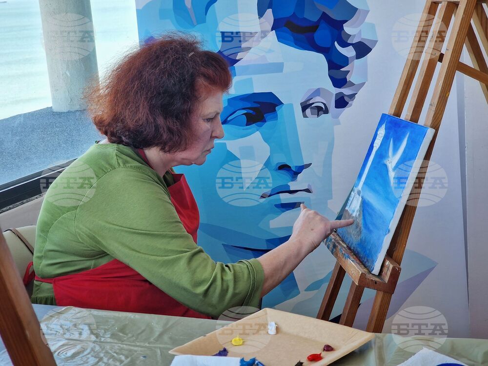 Бургас - „Рисуване на фара на надеждата” - инициатива