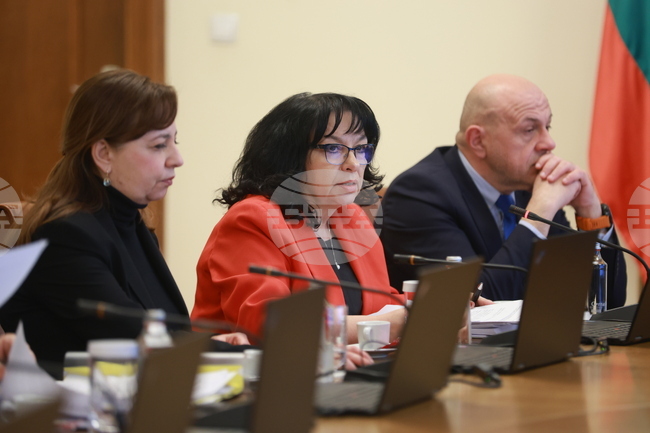 България покрива и последния критерий за членство в еврозоната, а именно критерият за ценова стабилност, каза министър Теменужка Петкова