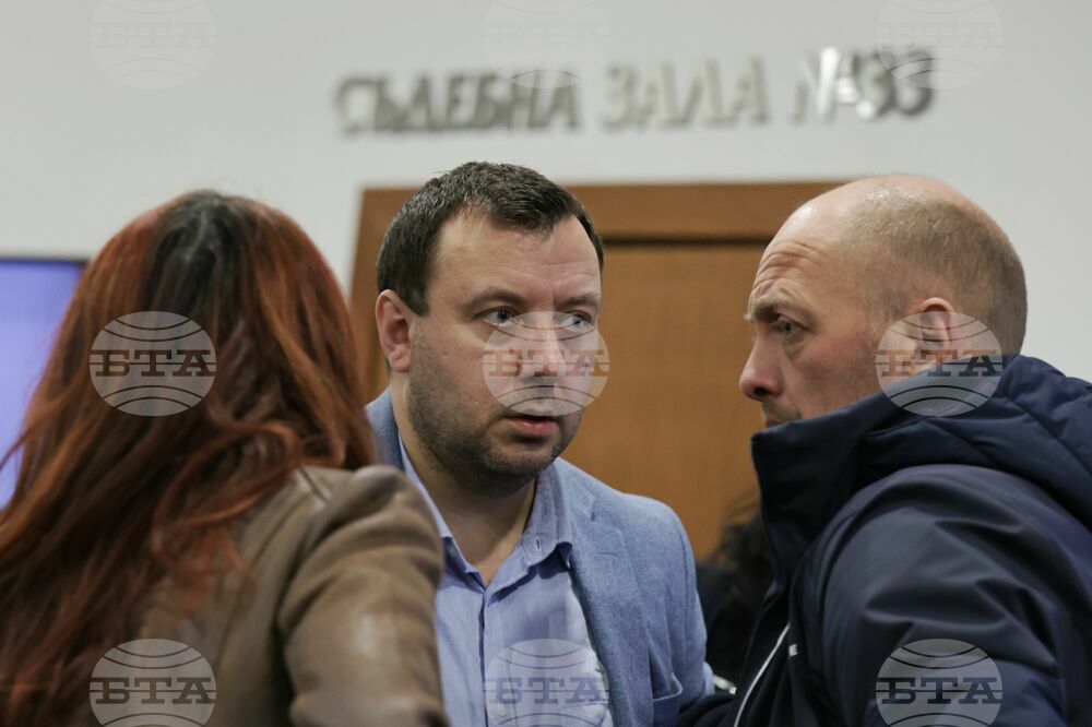 Съдът заседава по исканията на прокуратурата за постоянен арест на обвинените за хулигански действия пред централната на ЕП и ЕК в София