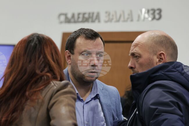 Съдът заседава по исканията на прокуратурата за постоянен арест на обвинените за хулигански действия пред централната на ЕП и ЕК в София