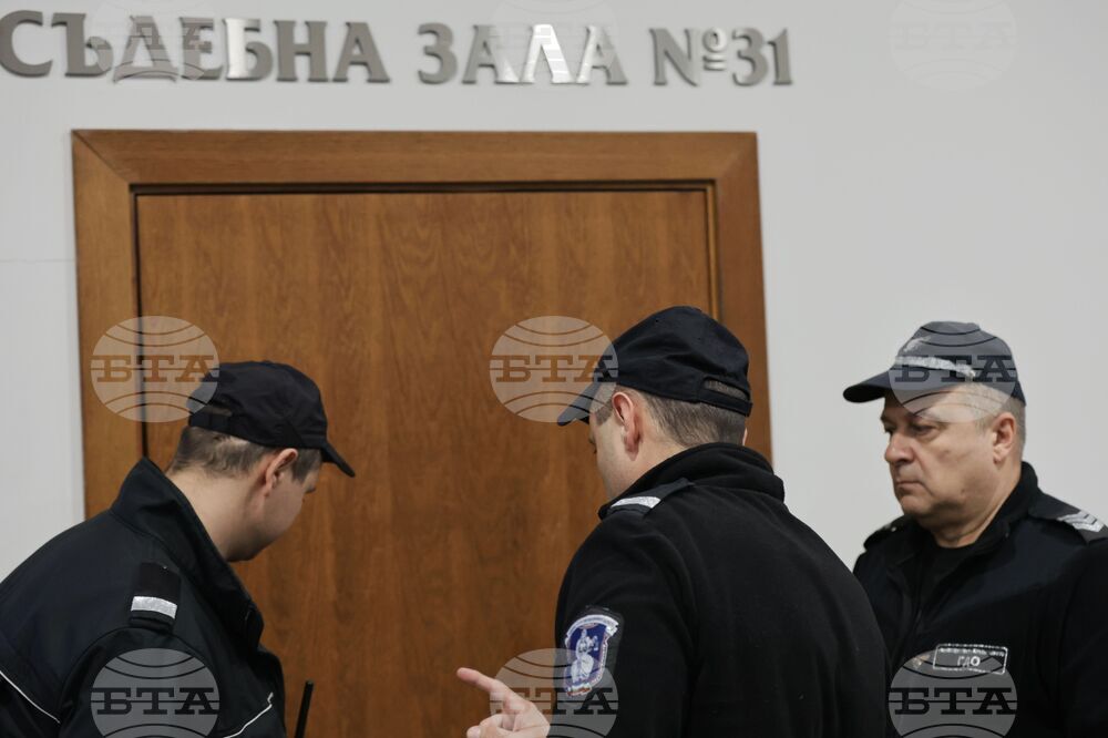 Съдът остави за постоянно в ареста четирима от обвиняемите за хулигански действия пред сградата на Европейската комисия и Европейския парламент в София