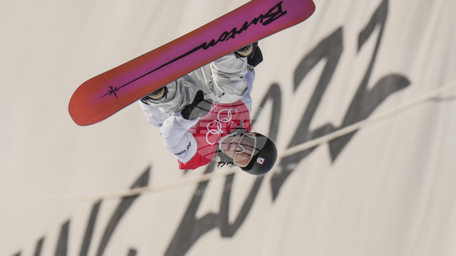 Олимпийският шампион по сноуборд в хафпайпа Аюму Хирано беше включен в състава на Япония въпреки контузиите