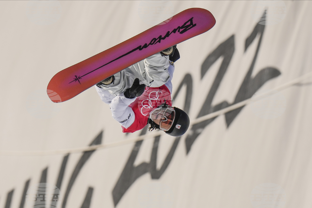 Олимпийският шампион по сноуборд в хафпайпа Аюму Хирано беше включен в състава на Япония за Зимните олимпийски игри въпреки контузиите