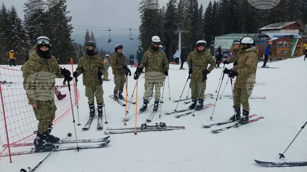 Bulgarian, Romanian Troops Conduct Joint Mountain Warfare Training