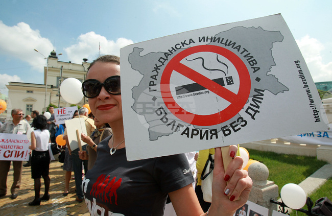 Преди 20 години влиза в сила първата международна конвенция против тютюнопушенето 