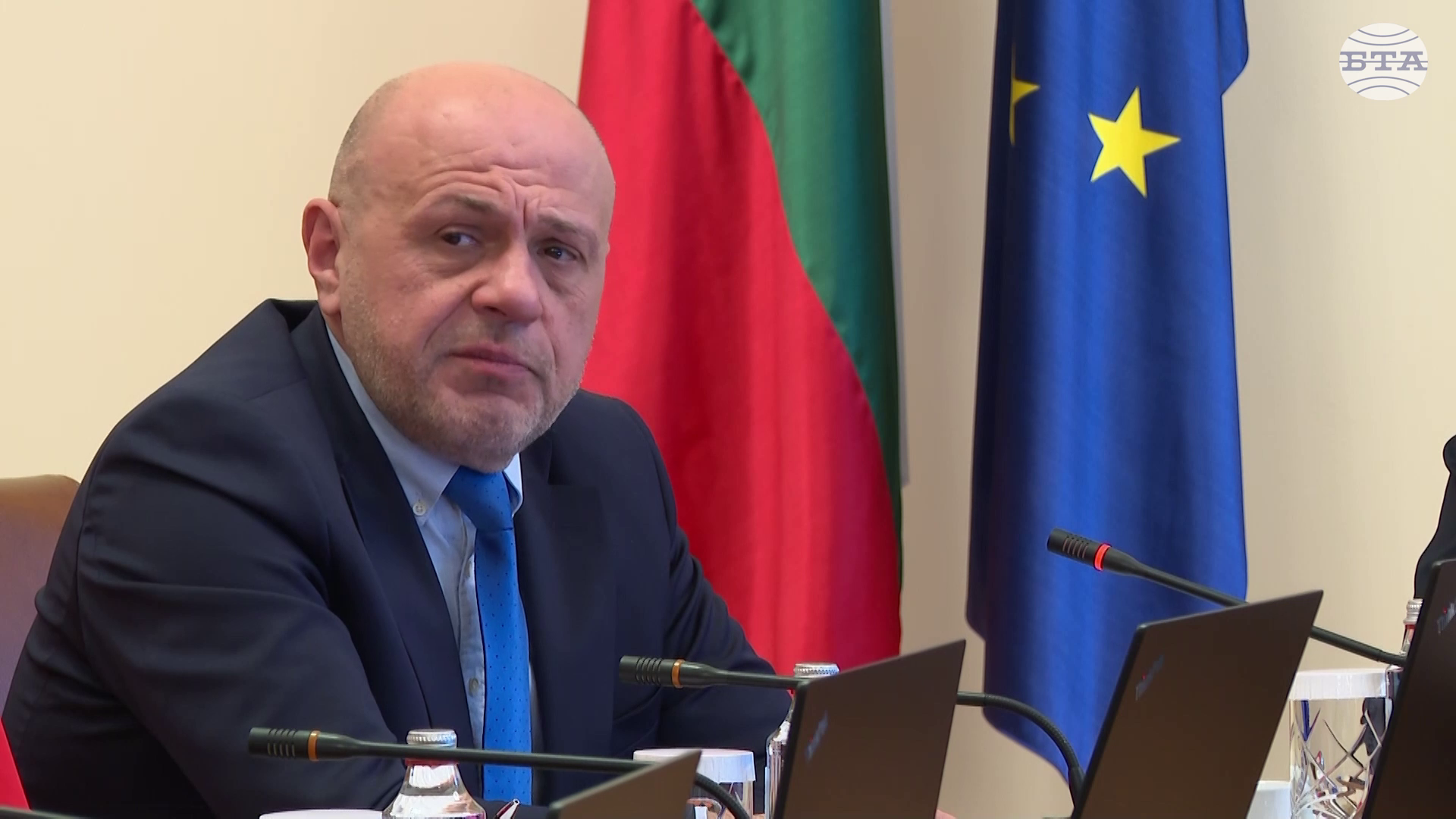 Финансова стабилност и икономическа конкурентоспособност са сред акцентите в програмата на кабинета, заяви вицепремиерът Томислав Дончев