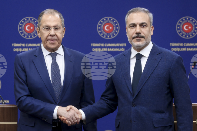 Лавров ще разговаря с турския си колега Фидан в кулоарите на Дипломатическия форум в Анталия