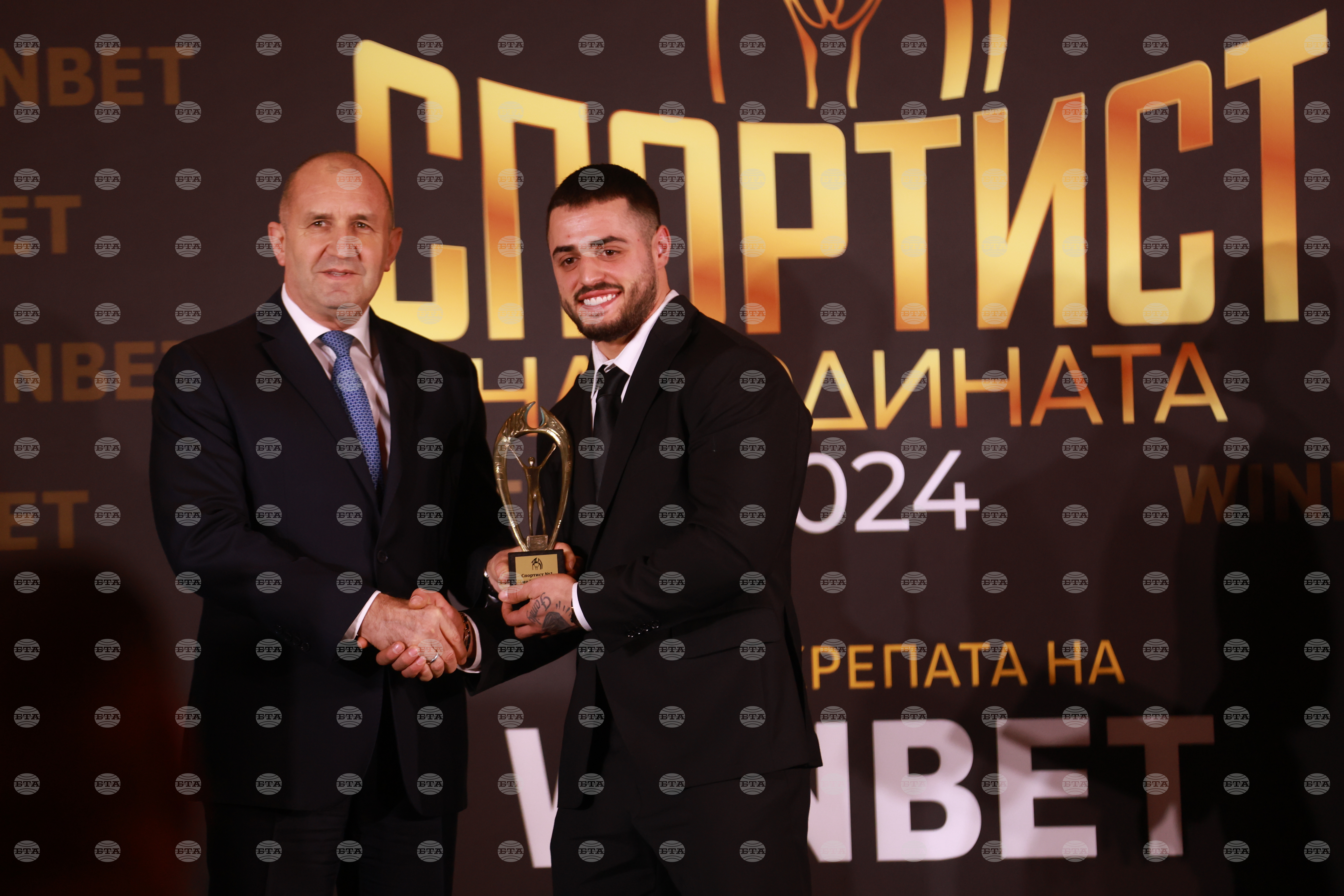 Predsednik Radev poudaril, da zmage športnikov, kot je Karlos Nasar, prinašajo Bolgariji svetovno priznanje