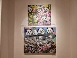 Елена и Стефания от Tornado Twins представят своя изложба в столичната галерия Port.A. Снимка: Емануел Смърков/БТА