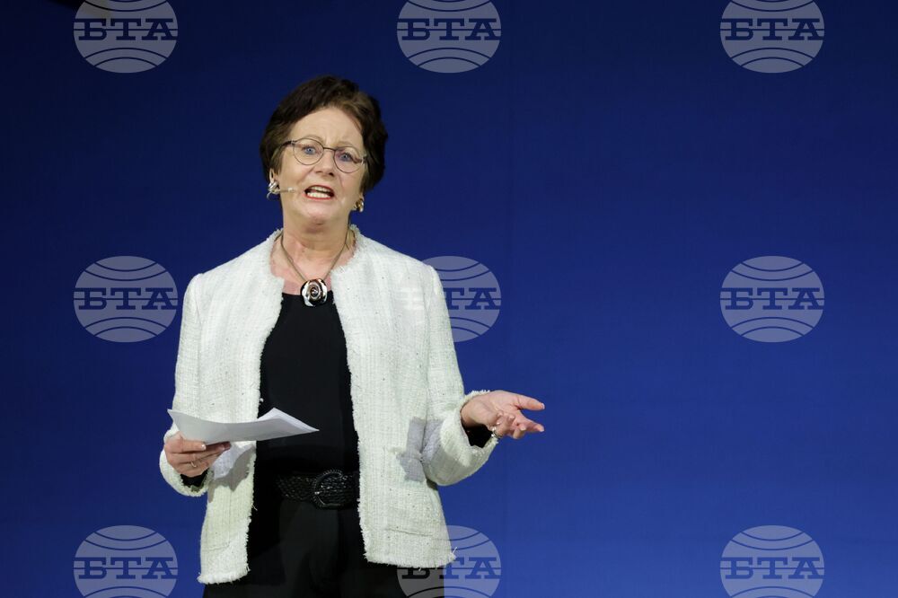 Издателство „Просвета" - годишнина - Хелга Холткамп