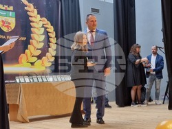 Радомир - "Успехи без граници" - деца - награди