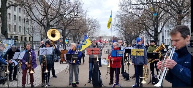 Победата на консервативния блок на Фридрих Мерц бе посрещната с радост от украинската общност в Берлин 
