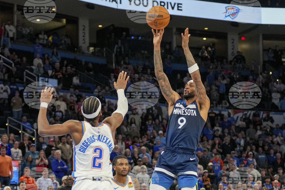 Лидерът в Западната конференция на НБА Оклахома Сити пропиля аванс от 24 точки в четвъртата част и допусна обрат след продължение в домакинството си на Минесота