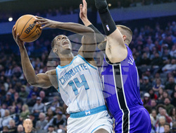Hornets Kings Basketball
