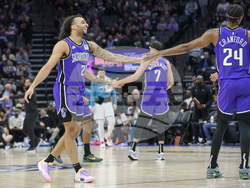 Hornets Kings Basketball