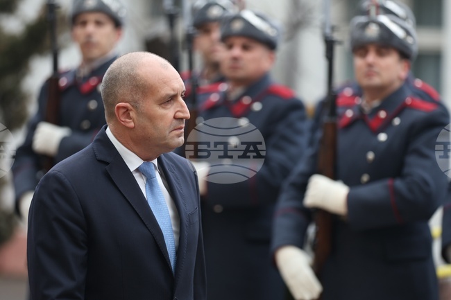 Европа да подкрепи усилията на САЩ за намиране на мирно решение за Украйна, призова президентът Румен Радев