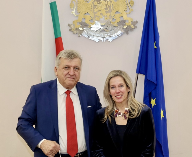 Environment Minister and UNICEF Representative Discuss Children and Climate Action