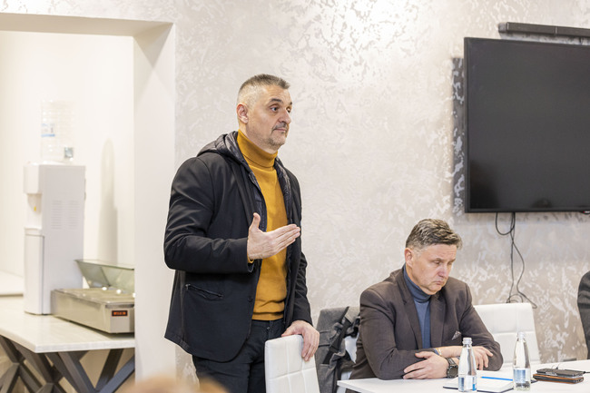 Народният представител Кирил Добрев проведе среща с кметове и общински съветници в Петрич