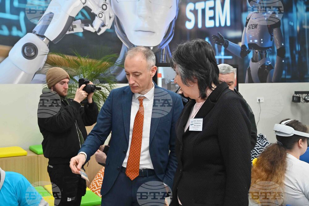 Мездра - STEM-кабинет - министър - откриване