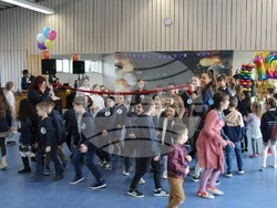 Българското неделно училище „Христо Ботев“ в германския град Аугсбург отбеляза десет години от своето основаване с тържество