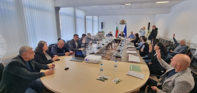 Общините Нови пазар и Велики Преслав ще поискат от Министерството на отбраната средства за ремонт и възстановяване на военни паметници 