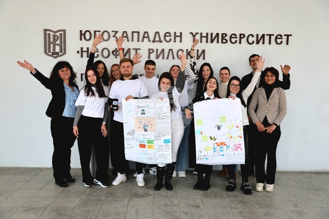 Два отбора от Благоевград спечелиха първата награда на хакатона в Благоевград