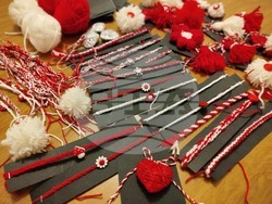 Над 100 мартеници изработиха сънародници в Милано в рамките на инициативата „Седянка“