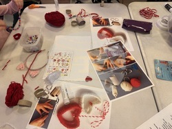 Екипът на Българското посолство в Швеция се включи в изработване на мартеници заедно с ученици от училище „Ян Бибиян“ в Стокхолм