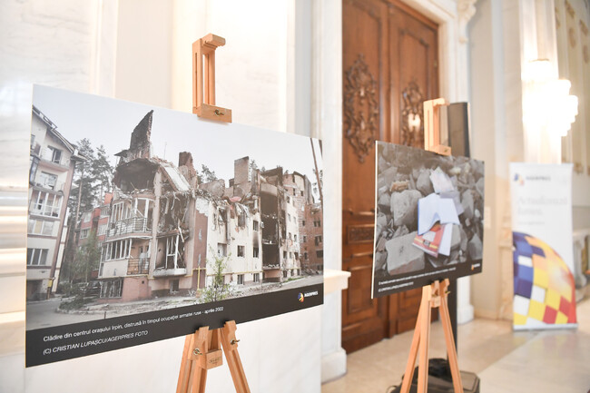 Аджерпрес: 33 снимки „с историческа стойност“ за войната в Украйна са изложени в румънския Сенат
