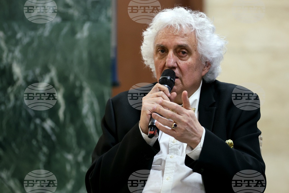 LIK Editor-in-Chief: Media Belong to Culture, Shape Our Understanding of the World