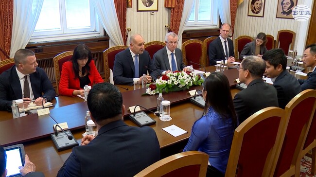 Общата политическа воля и потенциалът на икономиките на България и Виетнам са предпоставки за развитие на отношенията, заяви Румен Радев