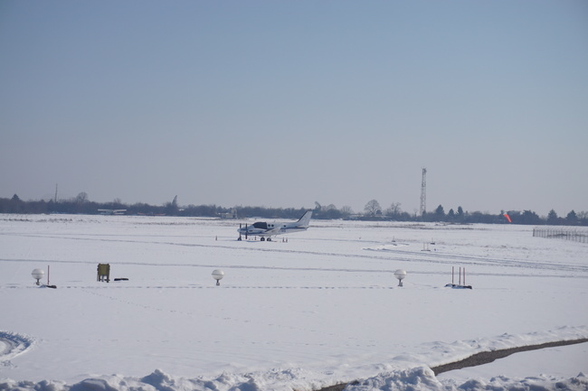 Общински съветници проведоха работна среща на Летище Русе