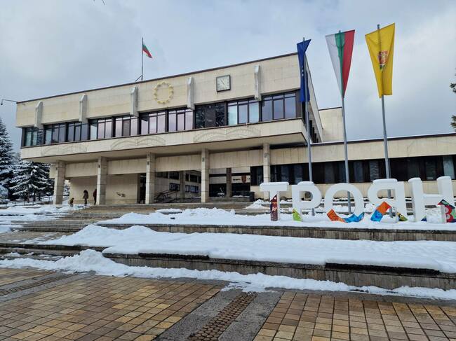 Общинските съветници в Троян ще решават дали да се търси начин за промяна на статута на Националното изложение на занаятите в Орешак