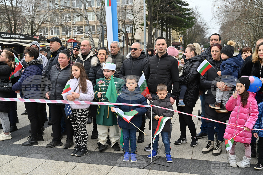 С тържество, панихида за загиналите и концерт на ансамбъл „Пирин“ в Монтана ще бъде отбелязан националният празник