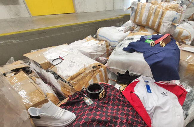 Агенция „Митници“: Близо 34 000 „маркови“ стоки задържаха митническите служители на МП Капитан Андреево