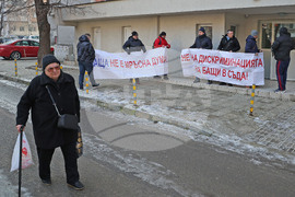 Варна - протест "Бащите не са негодни родители"