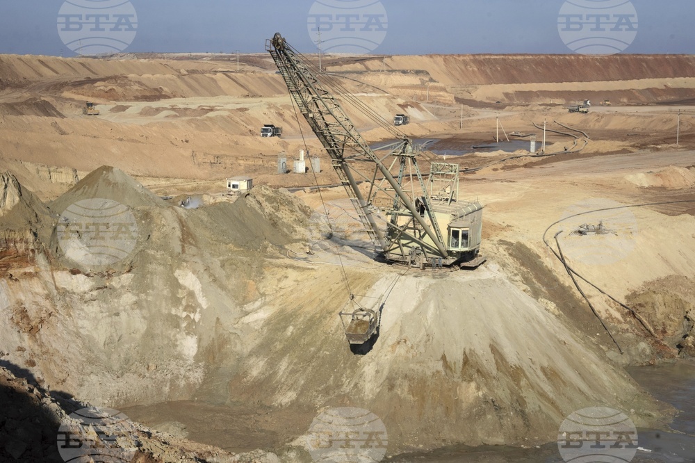 АФП: Какво знаем досега за американо-украинското споразумение за разработване на полезните изкопаеми на Украйна