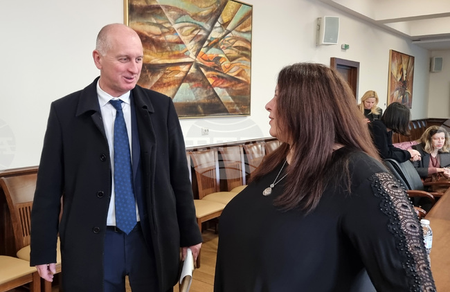 При разводите първата среща на страните трябва задължително да е с участието на медиатор, каза експерт в областта на медиацията