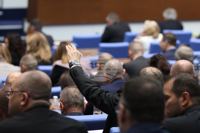 Парламентът създаде временна комисия за установяване на проблемите с разпространението на т.нар. райски газ и наркотични вещества