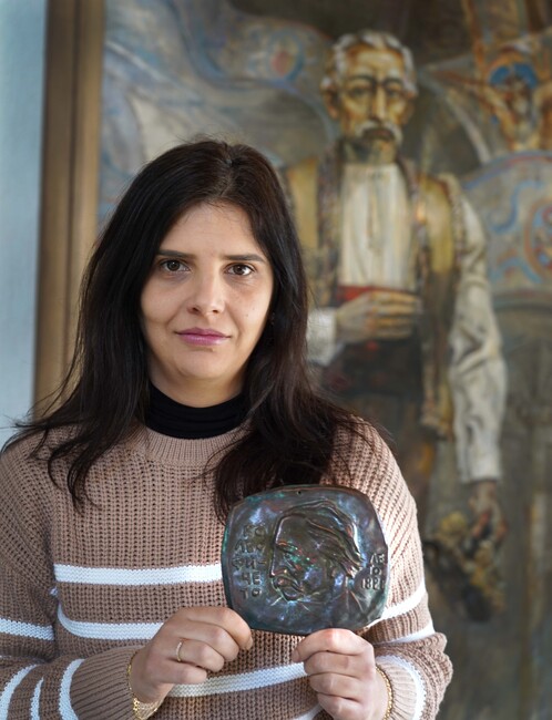 Метална плочка с лика на Колю Фичето бе дарена от румънец на Исторически музей – Дряново