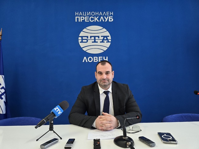 С панихида, поднасяне на венци и представяне на фолклорна патриотична картина в Ловеч ще бъде отбелязан Трети март