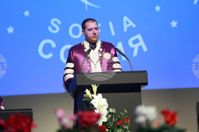 Ректорът на Медицинския университет в София получи максимална оценка от министъра на образованието и науката