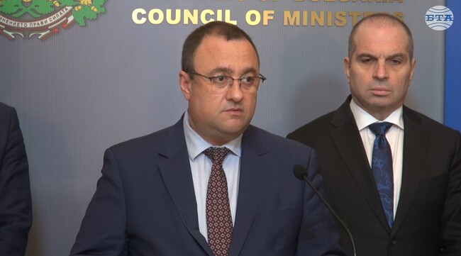 Забавянето на програмата за саниране, което заварихме, прави невъзможно реализирането ѝ в цялост, заяви министър Иван Иванов
