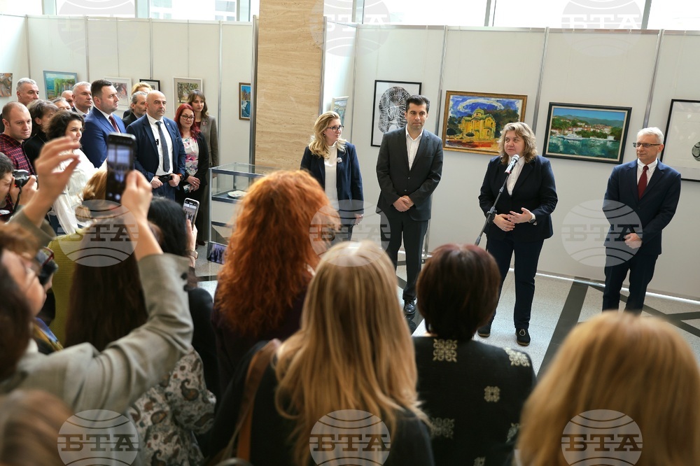 Parliament Hosts Exhibition to Raise Funds for Children with Leukaemia